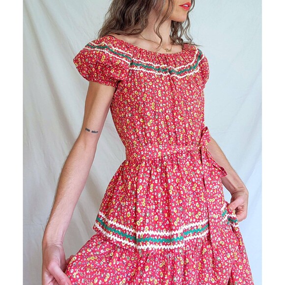 1940s Vintage Tiered Calico Puff Sleeve Maxi Dress: 40s Floral Gown, XS/S - Picture 2 of 13